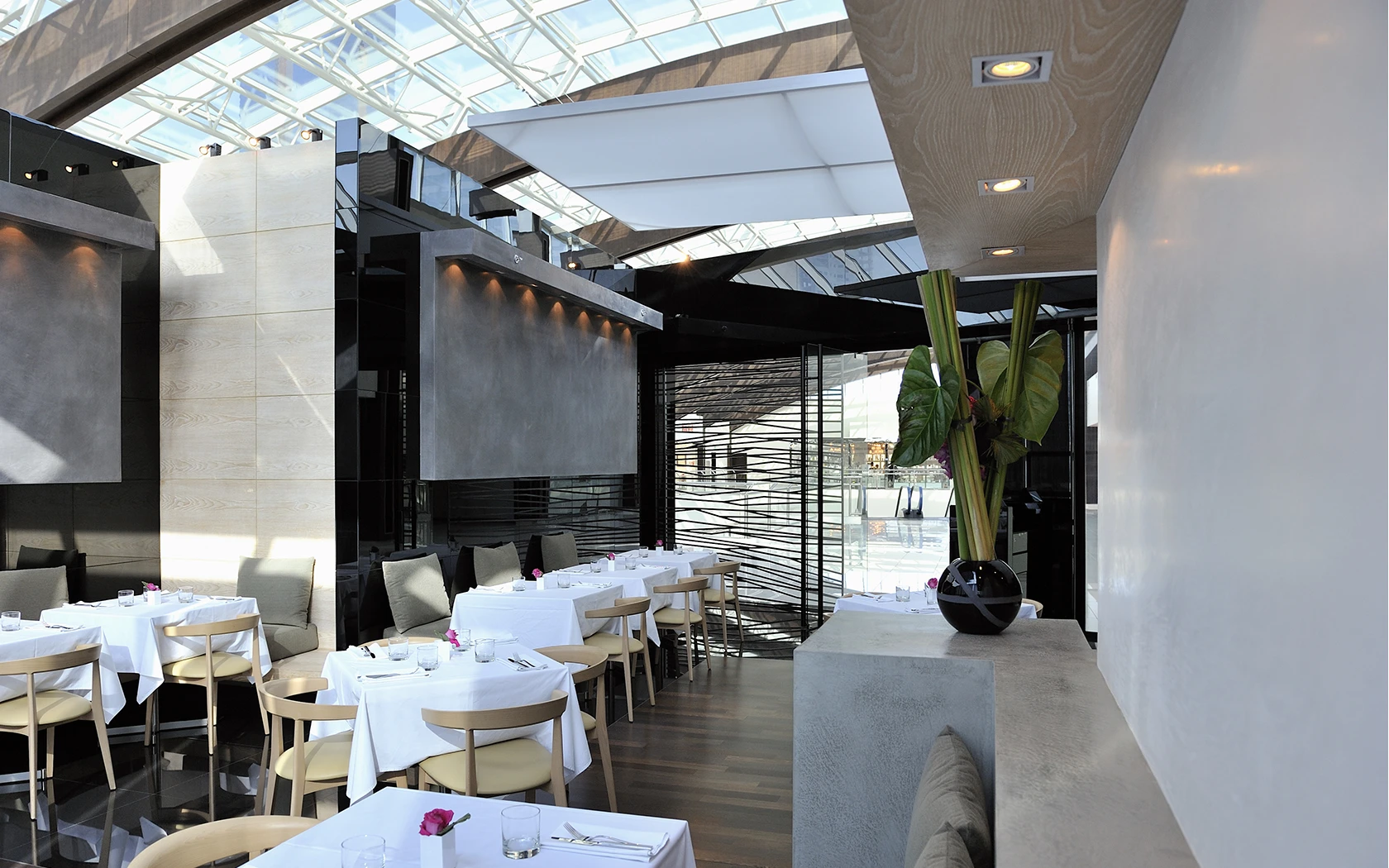 Discover the project Il Cafe Armani Andreu World