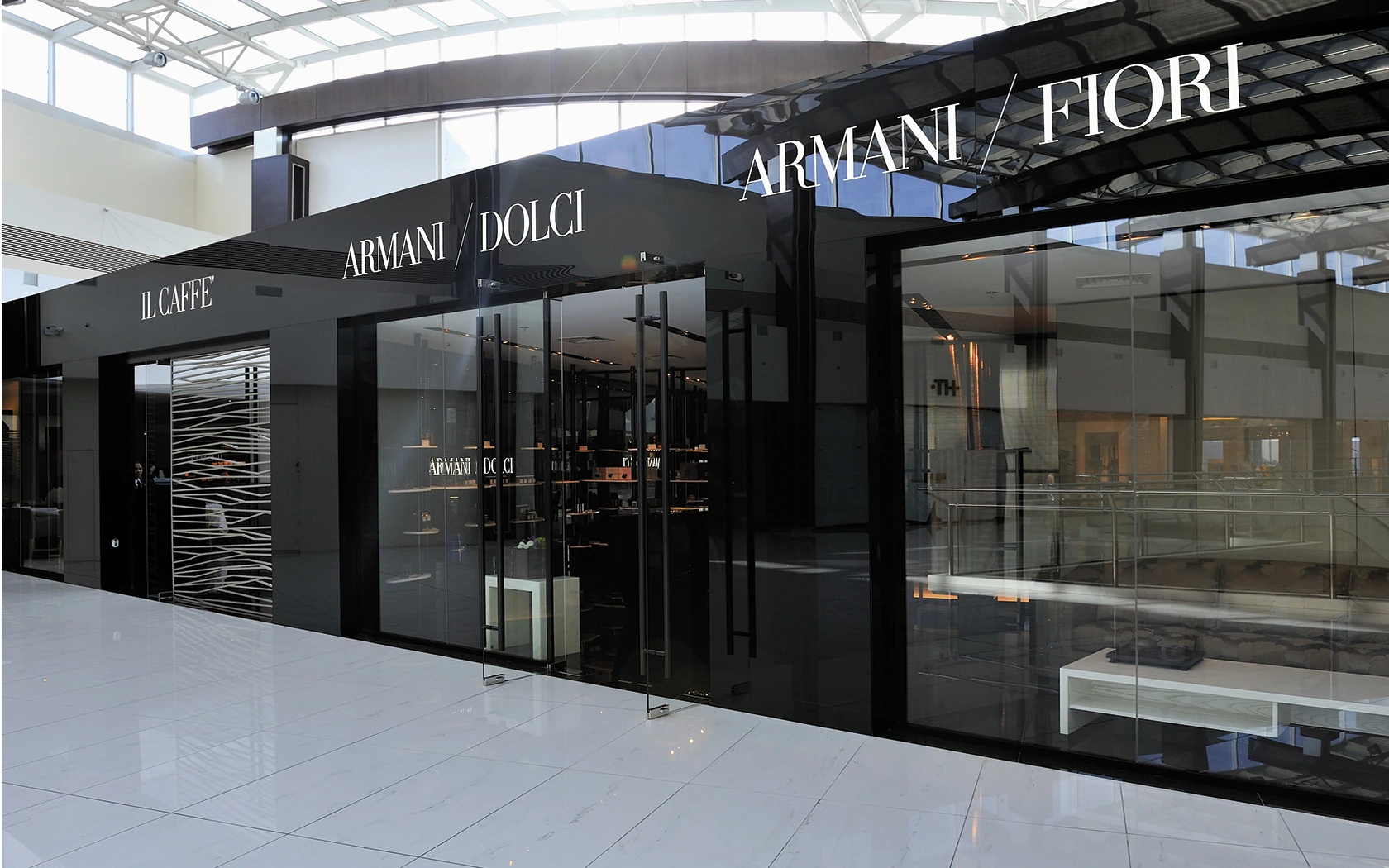 Armani il shop